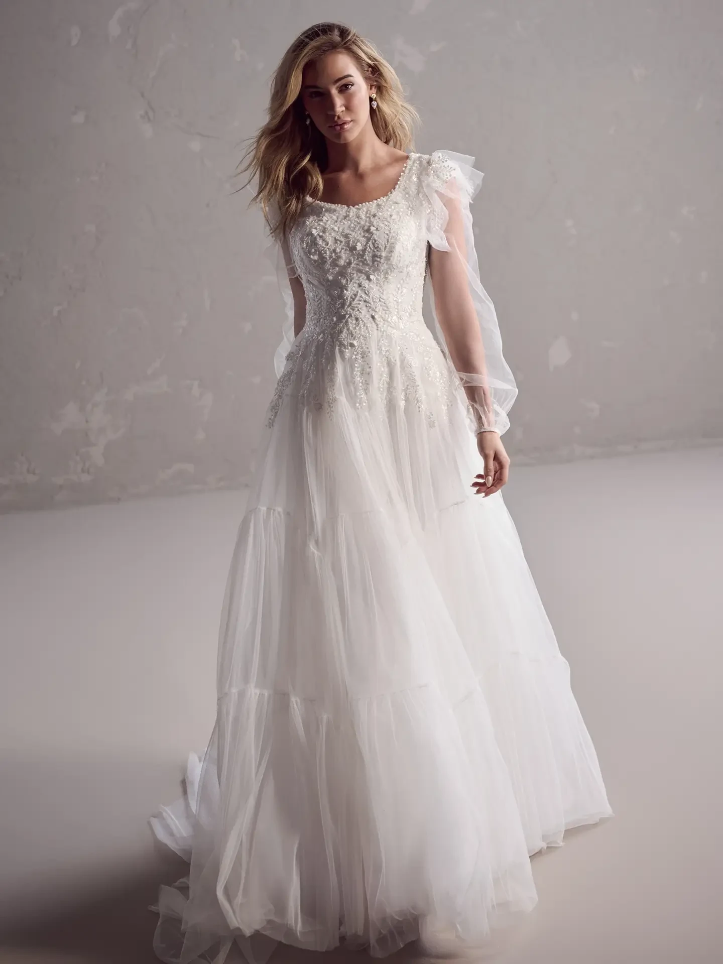 Wichita Venue Guide: Matching Your 2026 Wedding Dress to the Local Setting. Desktop Image