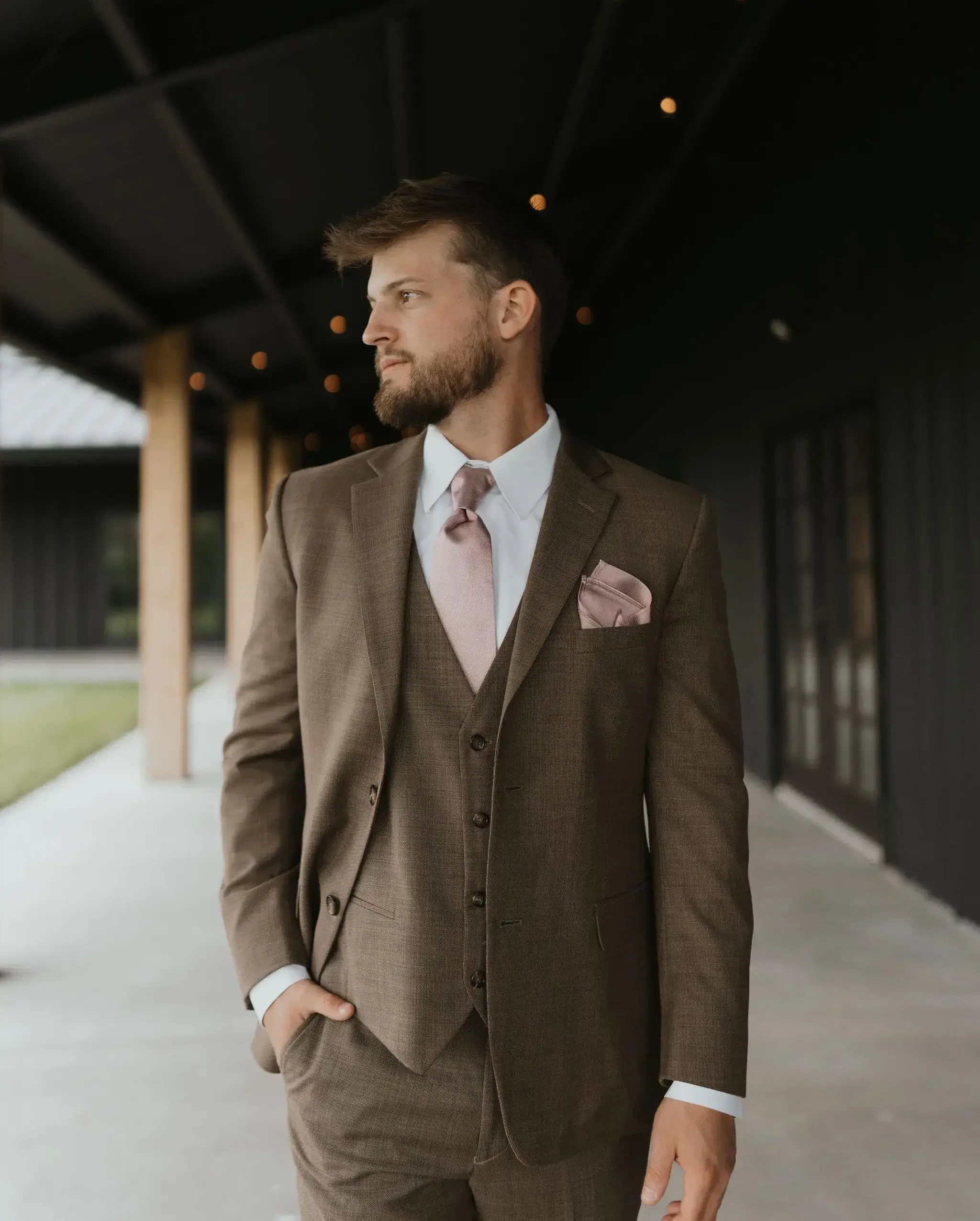 How to Choose the Right Men’s Suit for Your Wedding. Desktop Image