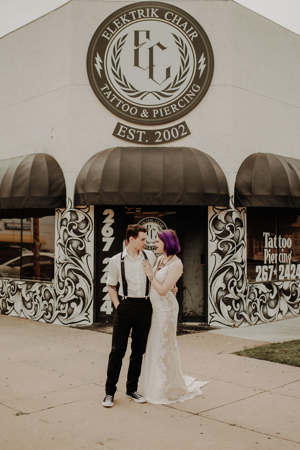 A Rock &#39;n&#39; Roll Courthouse Elopement With Ring Tattoos &amp; Velvet Wedding Gown. Desktop Image