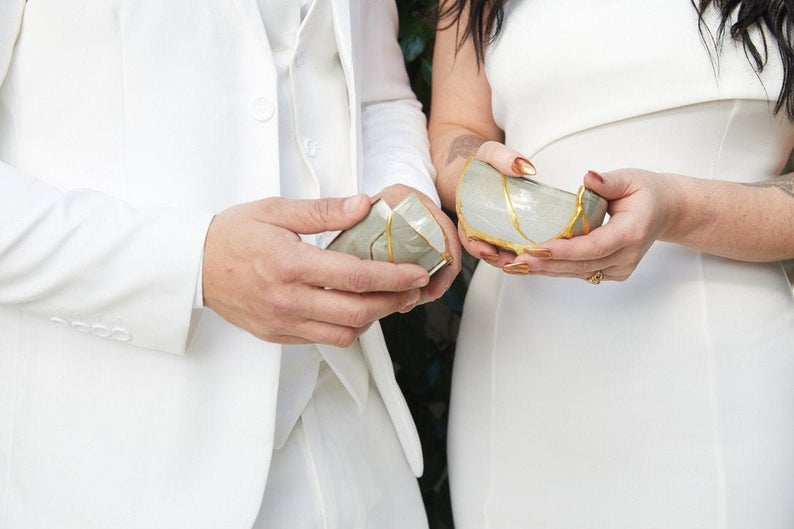 5 Newlywed Christmas Gift Ideas. Desktop Image