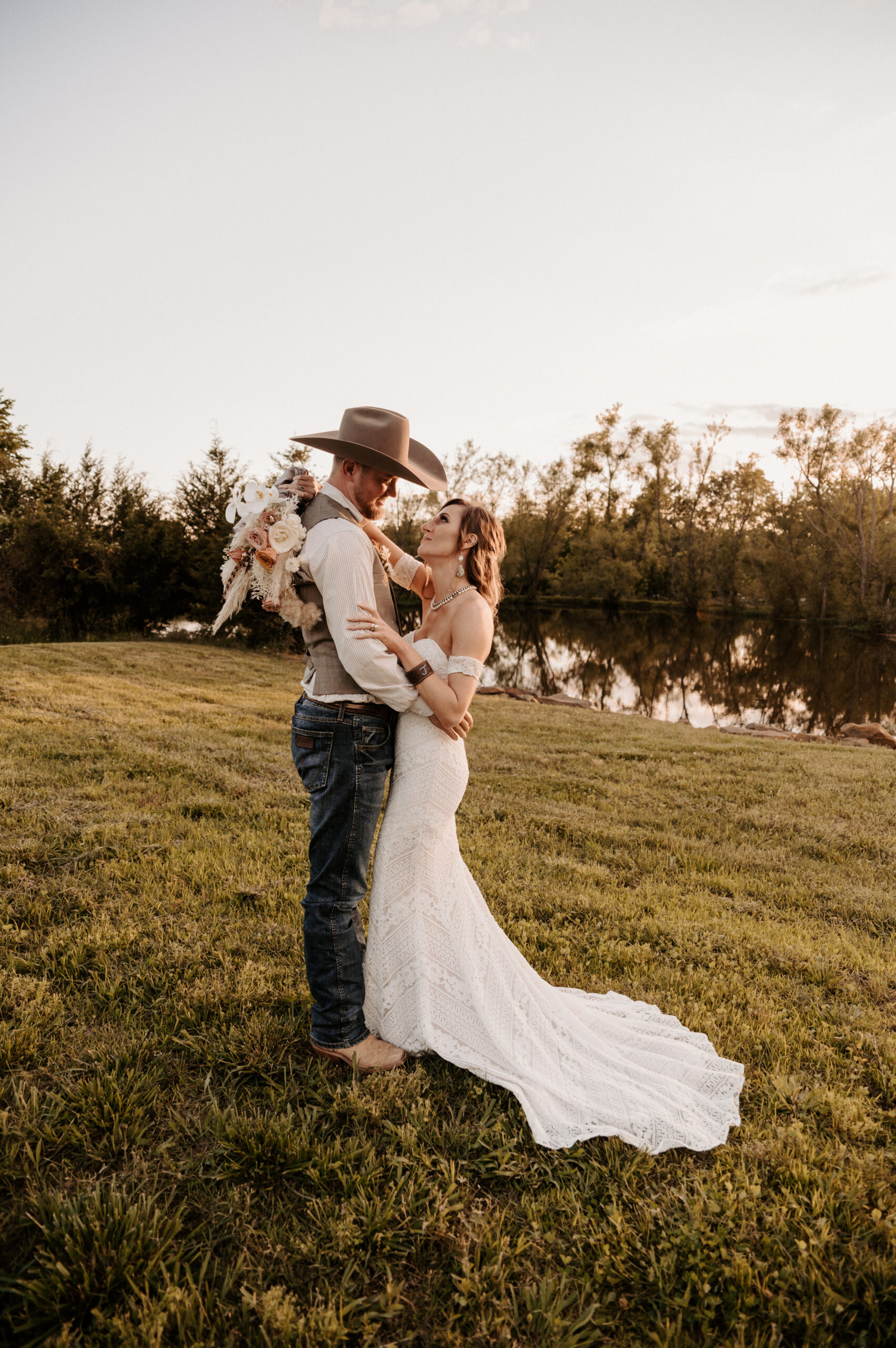#dgbride: Meghin. Desktop Image