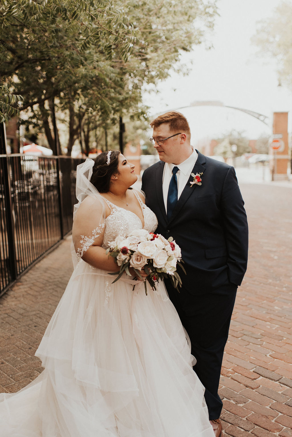 #dgcouple: Alyssa + Thomas. Desktop Image