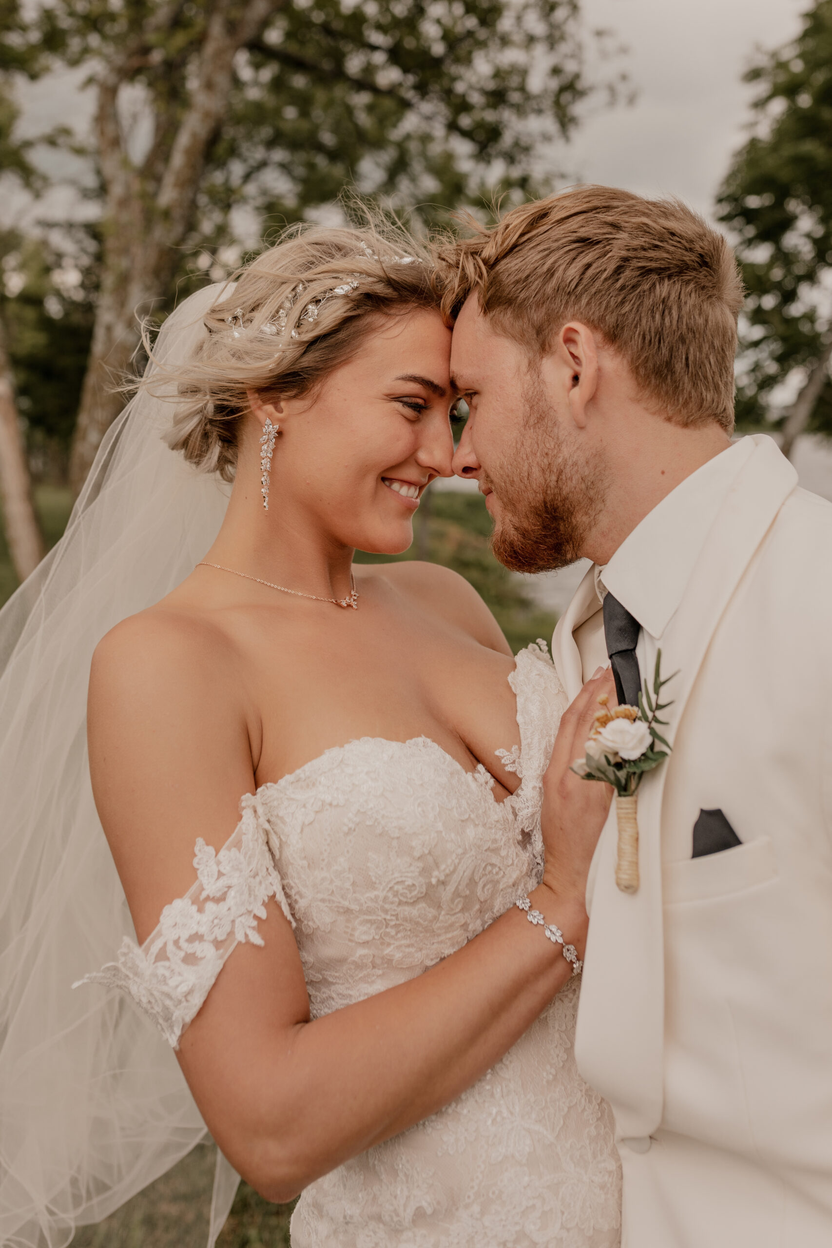 #dgcouple: Deanna and Jadon. Desktop Image