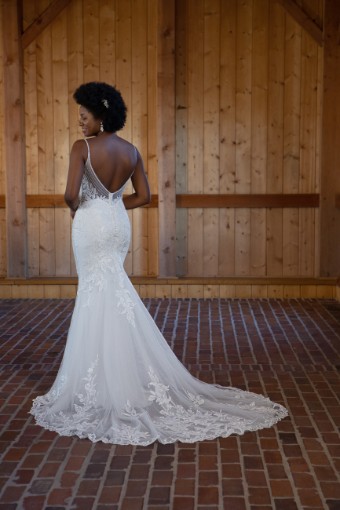 Essense of Australia Style #D3477 #0 default (IVRM-PL) Ivory Lace & Tulle over Rum Gown w Porcelain Tulle Plunge thumbnail