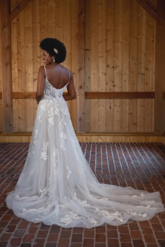 Essense of Australia Style #D3492 #0 default (IVRM-PL) Ivory Lace & Tulle ov Rum Gown w Porcelain Tulle Plunge thumbnail