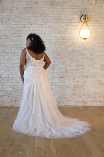 Stella York Style #7479 #6 (IVIV-PL) Ivory Lace & Tulle ov Ivory Gown w Porcelain Tulle Plunge thumbnail