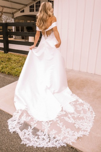 Stella York Style #7363 #2 (IV-PL) Ivory Gown with Porcelain Tulle Illusion thumbnail
