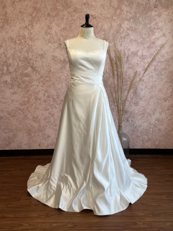 Opal and Lace Style #Jane #2 Ivory Satin thumbnail