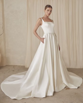 Casablanca Bridal Style #LE144 #0 default Ivory thumbnail