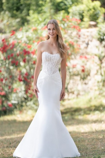 Allure Bridals Style #R3809L #0 default Ivory thumbnail