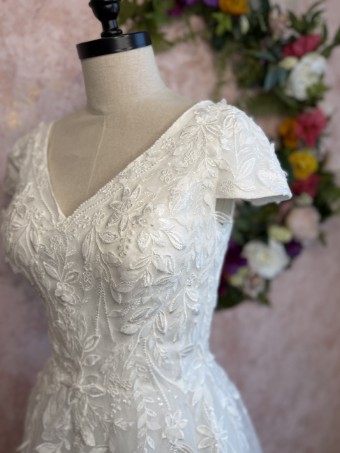 Ethereal bridal Style #Maple #5 Ivory thumbnail