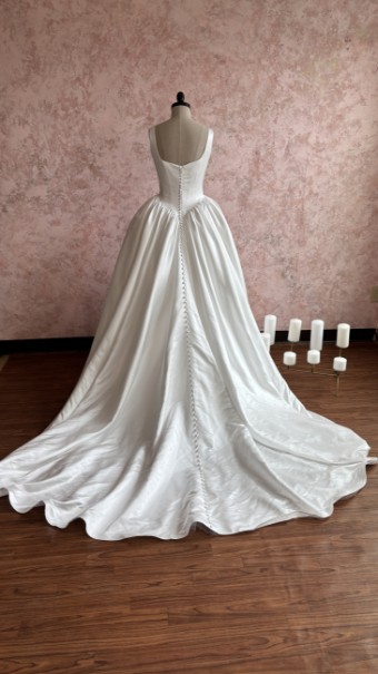 Ethereal bridal Style #Empress #1 Ivory Satin thumbnail
