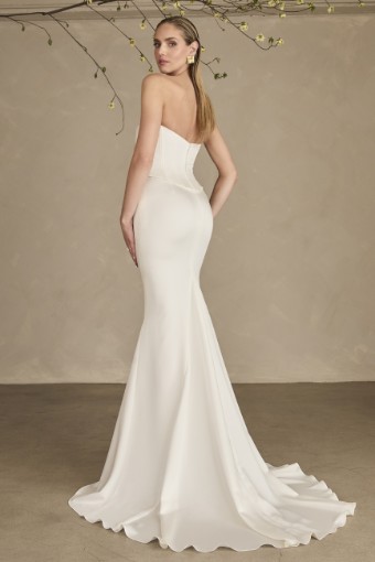 Casablanca Bridal Style #LE154 #1 Ivory thumbnail