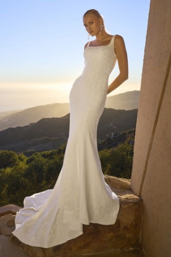 Casablanca Bridal Style #2605 #0 default IV/Diamond White thumbnail