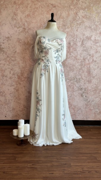 Opal and Lace Style #Lola #2 Floral/Ivory thumbnail