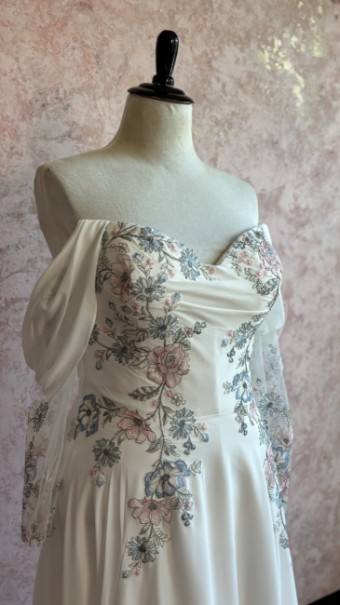 Opal and Lace Style #Lola #1 Floral/Ivory thumbnail