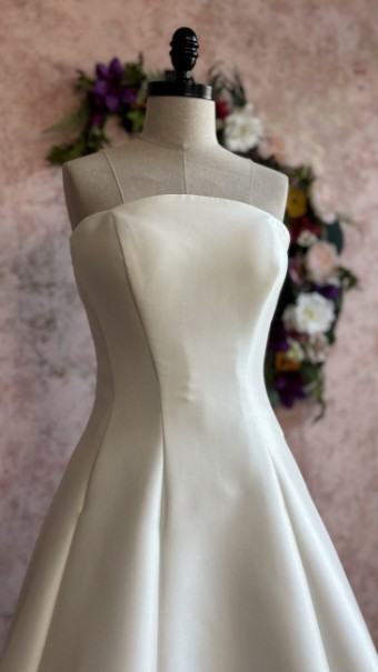 Ethereal bridal Style #Bijou #1 Ivory Stretched Mikado thumbnail