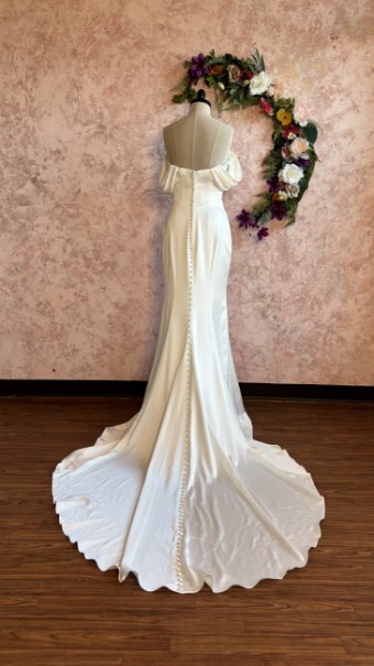 Ethereal bridal Style #Aurelline #6 Ivory Stretched Satin thumbnail