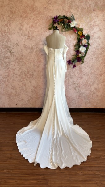 Ethereal bridal Style #Aurelline #10 Ivory Stretched Satin thumbnail