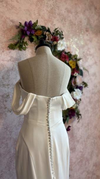 Ethereal bridal Style #Aurelline #7 Ivory Stretched Satin thumbnail