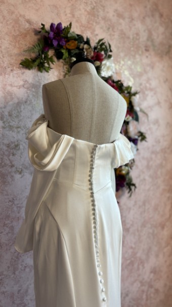 Ethereal bridal Style #Aurelline #3 Ivory Stretched Satin thumbnail