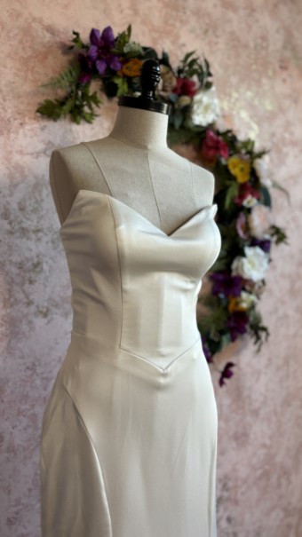 Ethereal bridal Style #Aurelline #12 Ivory Stretched Satin thumbnail