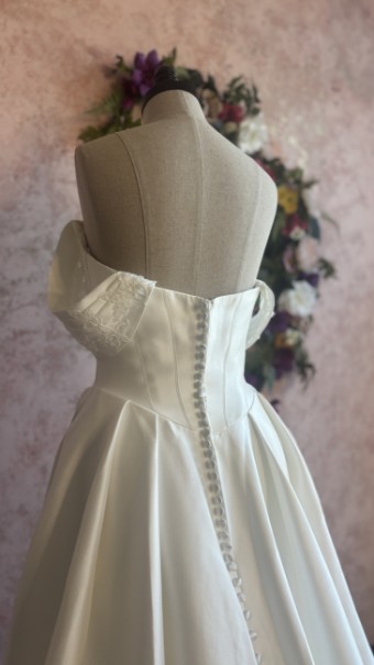 Ethereal bridal Style #Citrina #3 Ivory Stretched Mikado thumbnail