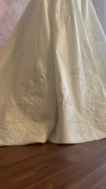 Ethereal bridal Style #Citrina #8 Ivory Stretched Mikado thumbnail