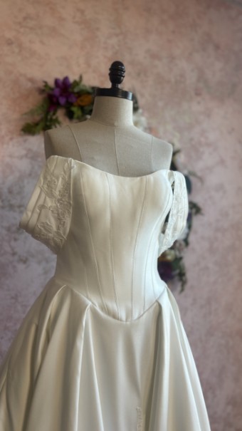 Ethereal bridal Style #Citrina #1 Ivory Stretched Mikado thumbnail