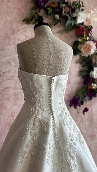 Ethereal bridal Style #Darling #8 Ivory Stretched Mikado thumbnail