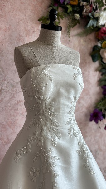 Ethereal bridal Style #Darling #6 Ivory Stretched Mikado thumbnail