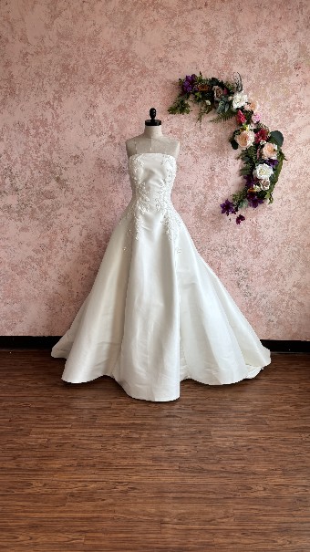 Ethereal bridal Style #Darling #5 Ivory Stretched Mikado thumbnail