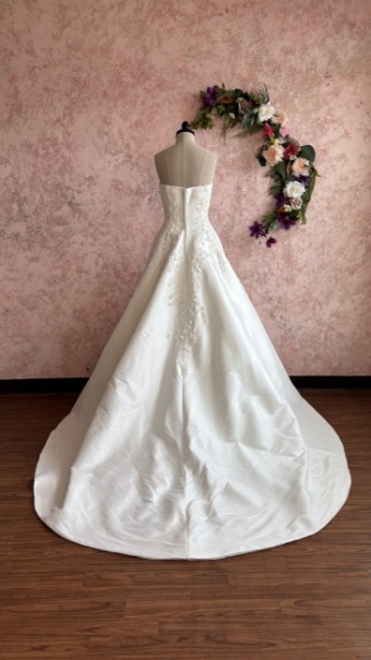 Ethereal bridal Style #Darling #2 Ivory Stretched Mikado thumbnail