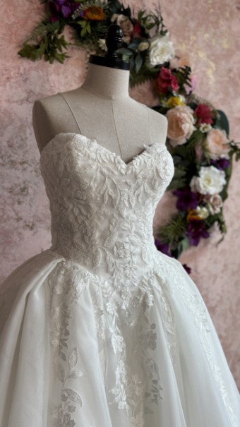 Ethereal bridal Style #Juliette #1 Ivory thumbnail