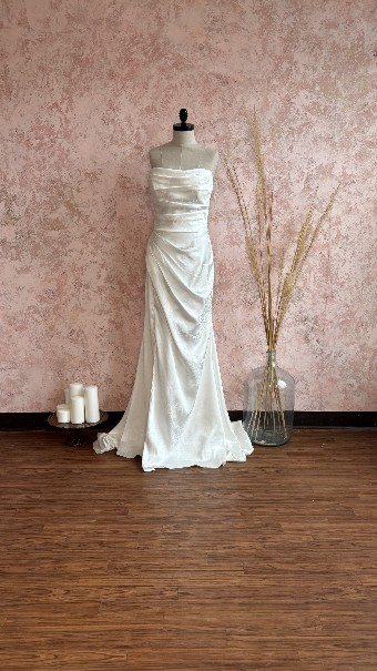 Opal and Lace Style #Margaret #2 Ivory Satin thumbnail